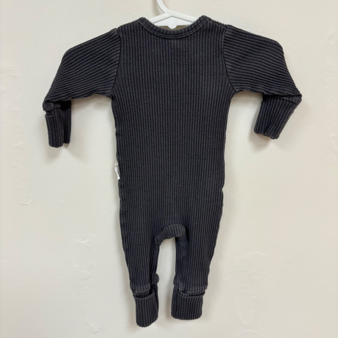 Bowy Onesie - Size 000