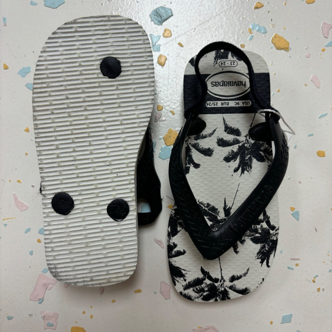 Havaianas Thongs - Size 9
