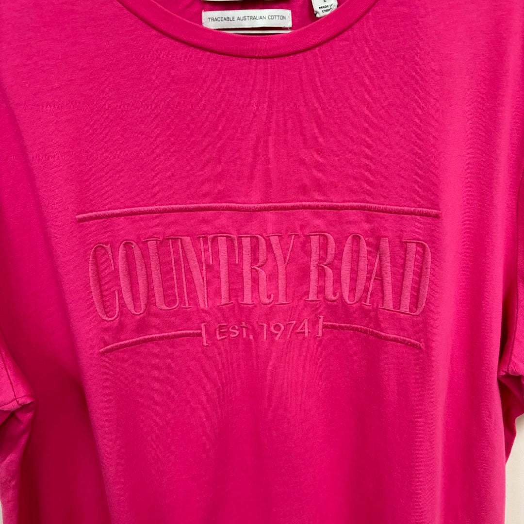 Country Road Tee - Size L