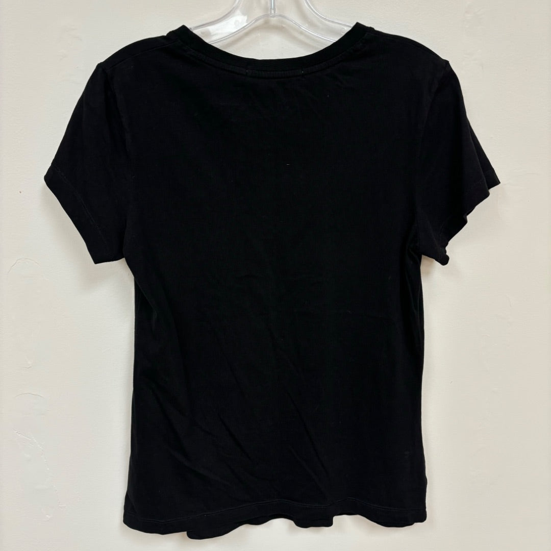Calvin Klein Tee - Size M