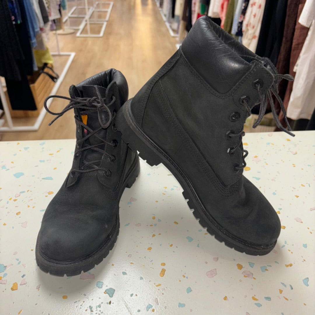Timberland Boots - Size US8 W