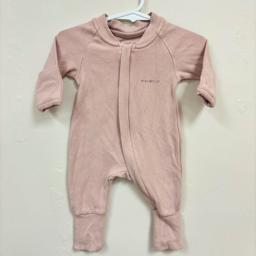 Rai & Co Onesie - Size 0000