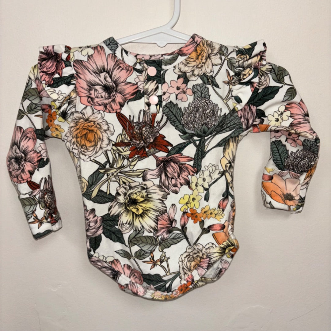 Snuggle Hunny Bodysuit - Size 000