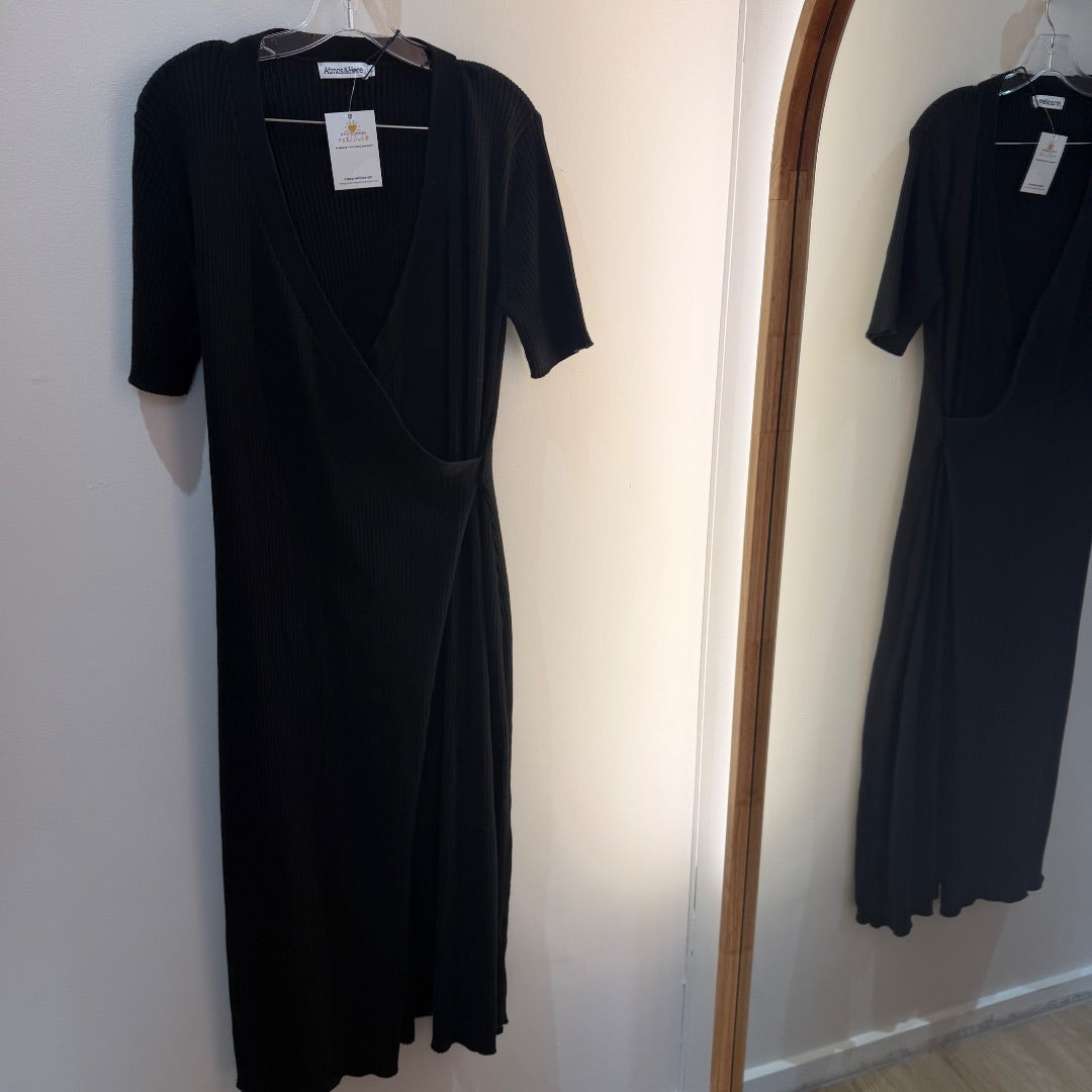 Atmos & Here Dress BNWT - Size 16