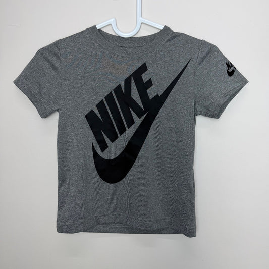 Nike Tee - Size 3-4