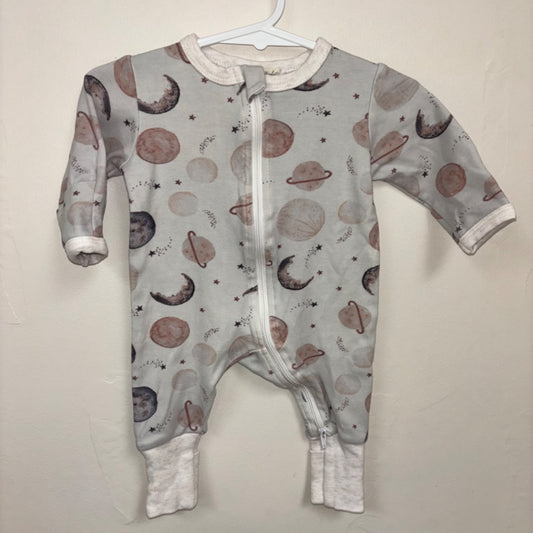 Bencer & Hazelnut Onesie - Size 0000
