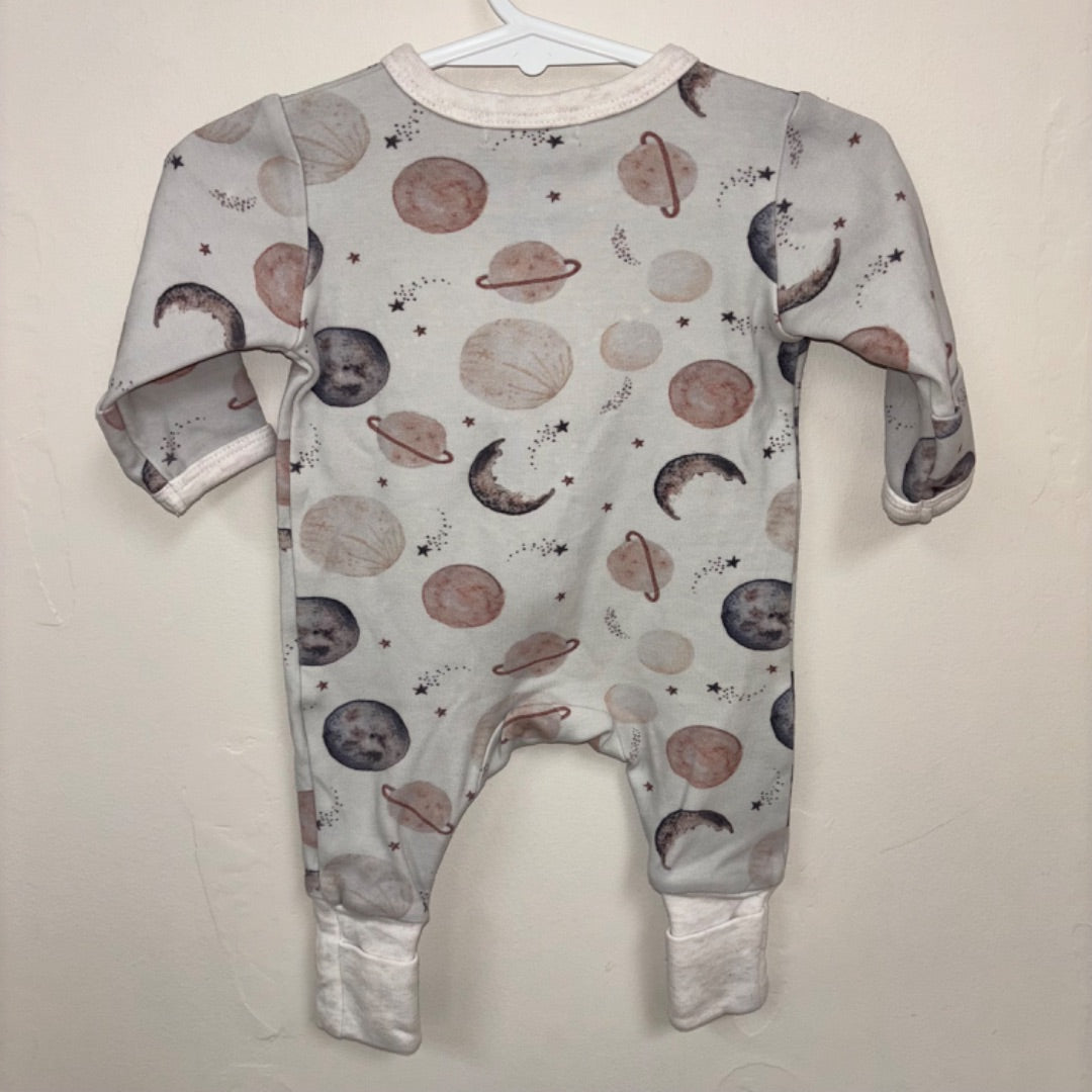 Bencer & Hazelnut Onesie - Size 0000