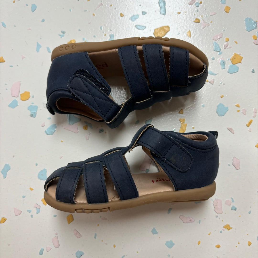 Seed Sandals BNWT - Size 21
