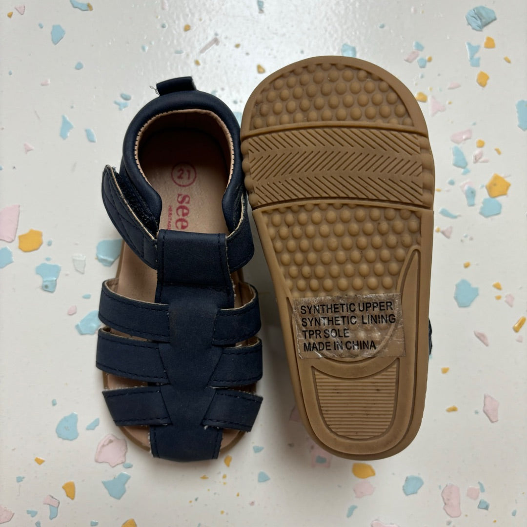Seed Sandals BNWT - Size 21