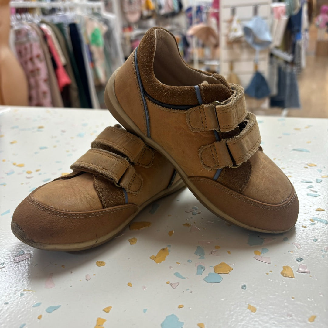 Clarks Shoes - Size 8