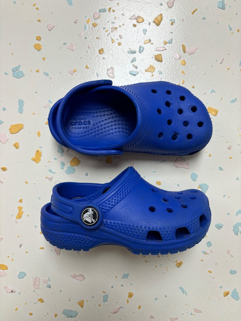 Crocs  - Size 8c