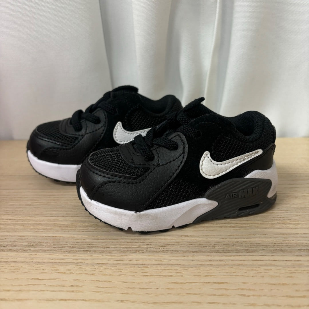 Nike Sneakers - Size US 4c