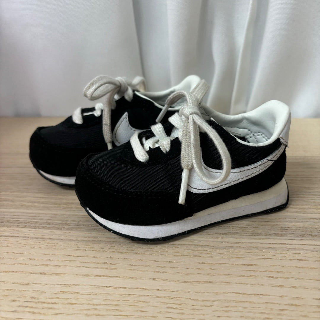 Nike Sneakers - Size US 4c