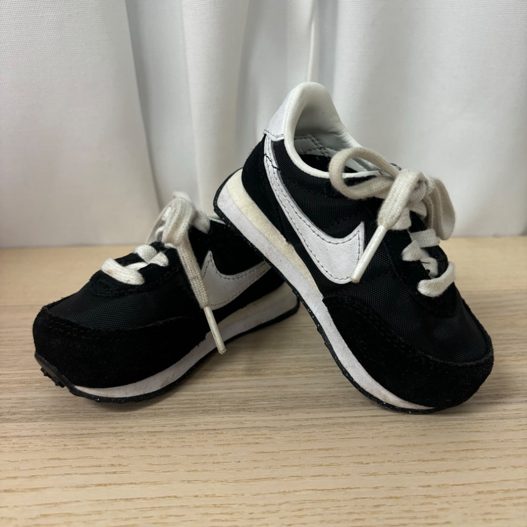 Nike Sneakers - Size US 4c