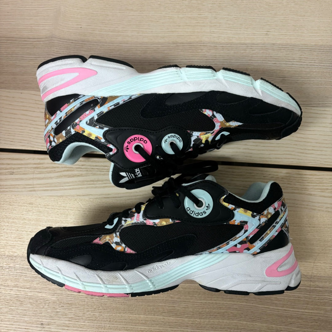 Adidas Sneakers - Size US 9