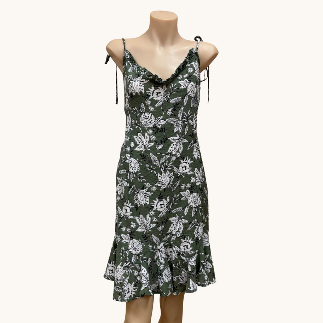 Mooloola Dress BNWT - Size 14