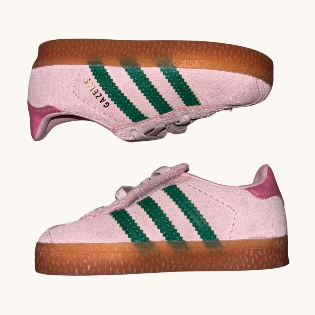 Adidas Sneakers NEW - Size US 6