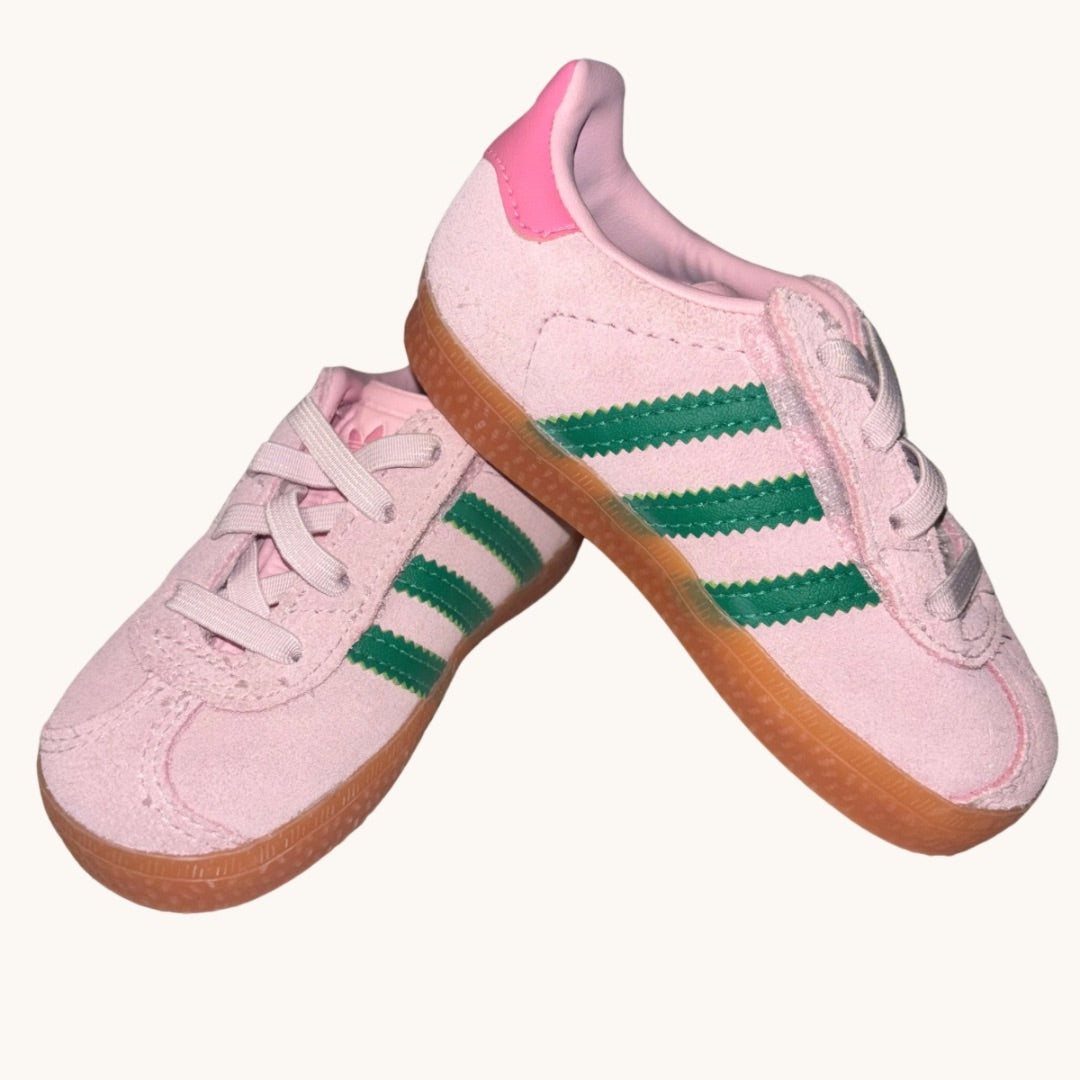 Adidas Sneakers NEW - Size US 6